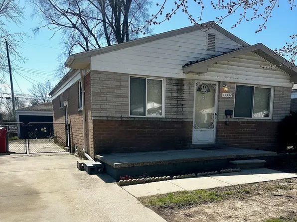 19598 Broadacres St, Clinton Township, MI 48035