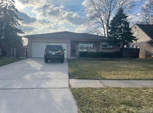 35055 Cavant Dr, Sterling Heights, MI 48310