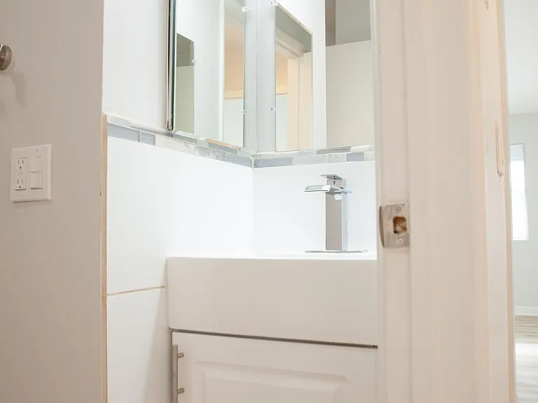 1132 N Cahuenga Blvd #6 — Photo 9