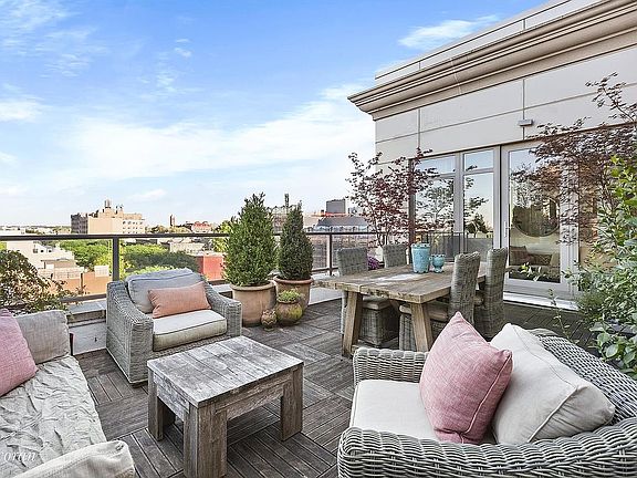 3rd image of 1124 Bedford Ave #6B