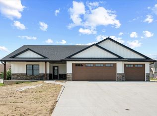 107 Thompson Ct, Delhi, IA 52223