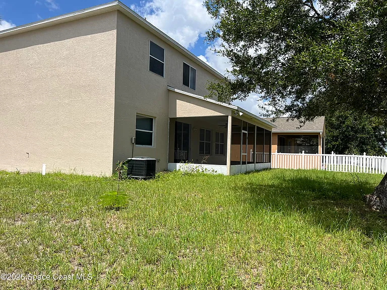810 Benton Dr — Photo 21