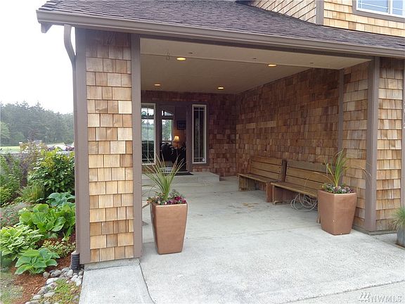 5th image of 2612 Sea Crest Ln