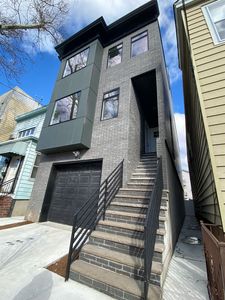 124 Thorne St #1, Jersey City, NJ, 07307