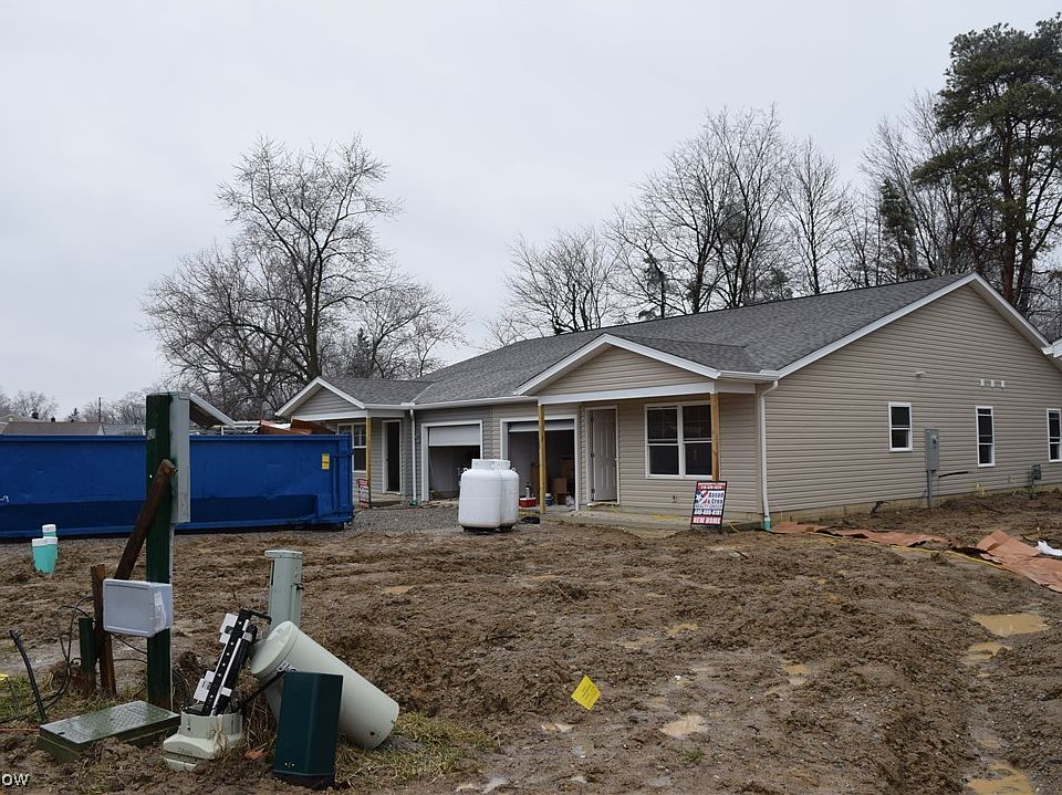 1st image of 613 Belle Ct #6A