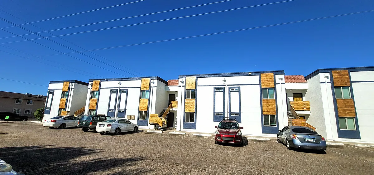 Building Photo - 2330 W Lone Cactus Dr