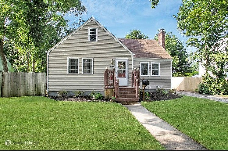 1st image of 23 Francine Dr N