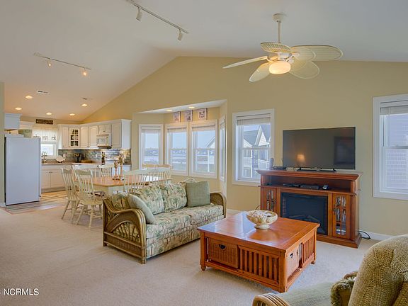 3rd image of 219 Pinellas Bay Drive