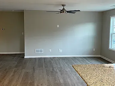 3 bed, 1250 sqft, $1,995 — Photo 4