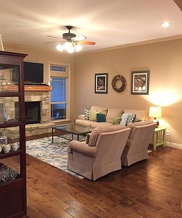 4th image of 2226 Bunker Hill Dr