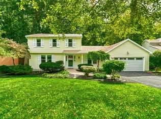 21 S Gate Trl, Fairport, NY 14450