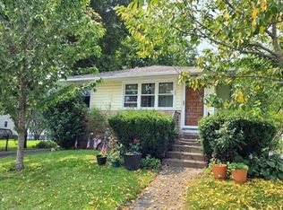 122 Burncoat St, Worcester, MA 01605
