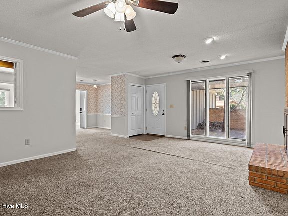 5th image of 915 Satinwood Court