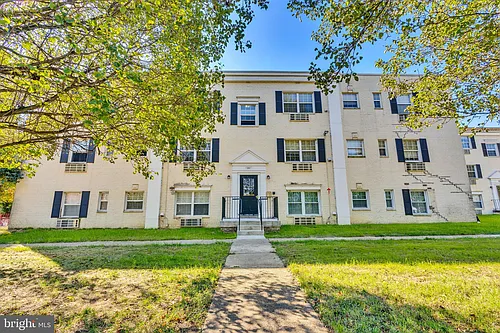 2237 Farrington Ave #203 Photo 1