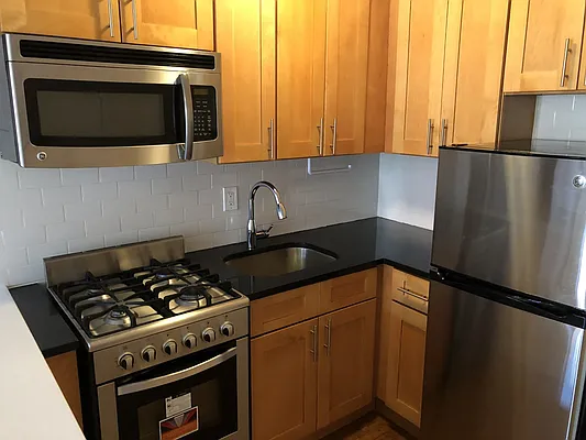 Rented by Longbrook Real Estate Capital LLC | media 9