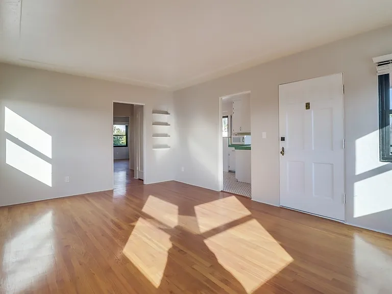 4706 Vista St #1 — Photo 6