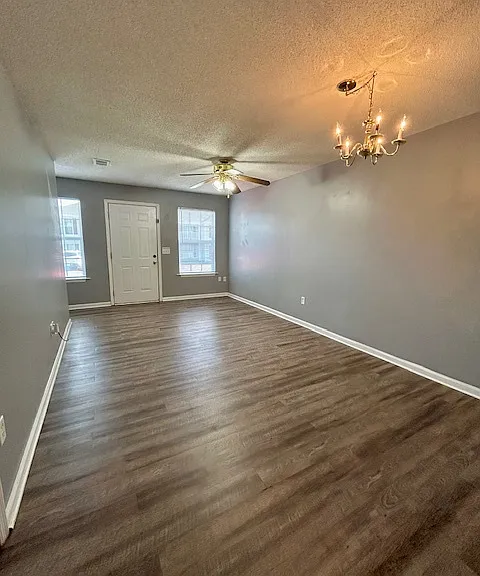 1501 Myrtle St — Photo 3