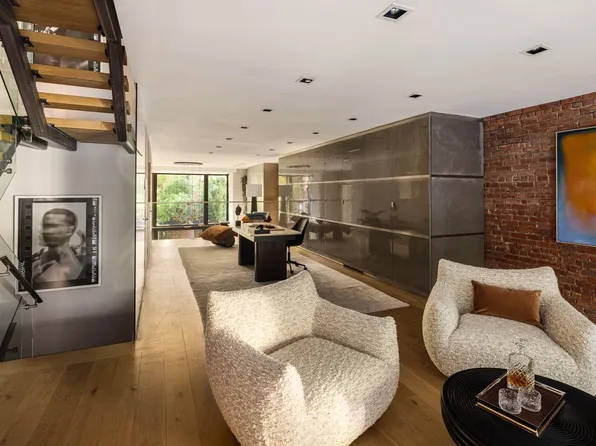 80 Washington Place image 9 of 26