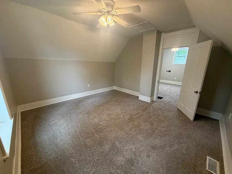 446 W Canal St — Photo 14