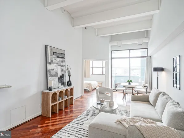 3 N Chris Columbus Blvd APT Pl218, Philadelphia, PA 19106