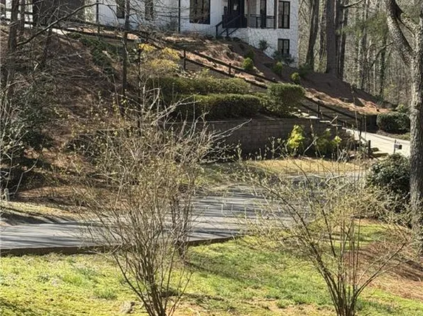 1821 Bromley Way NE, Roswell, GA 30075