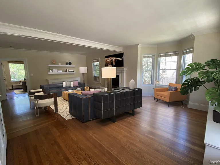 21 Franklin Ave — Photo 5