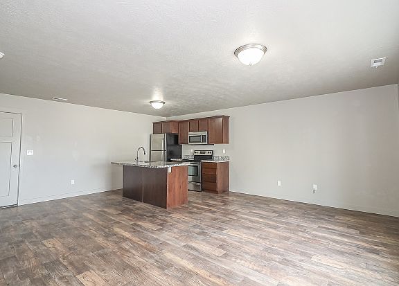 3rd image of 14403 S Oakfield Way