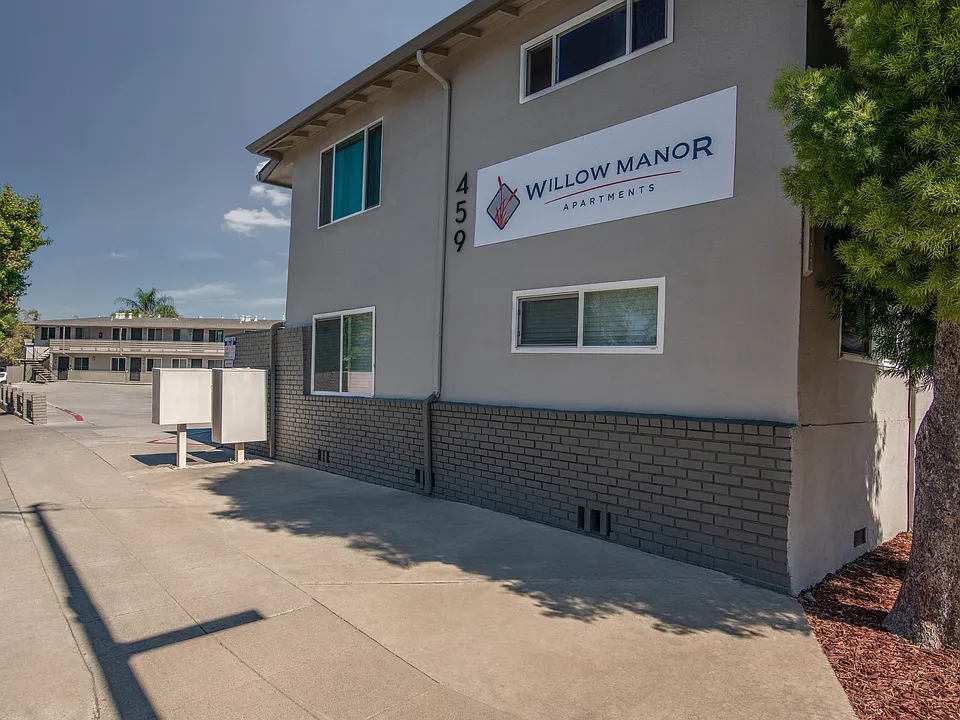Willow Manor Apartments