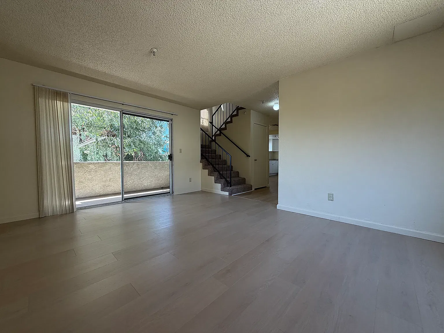 2 bed, 2.5 bath, 1300 sqft, $2,945 — Photo 3