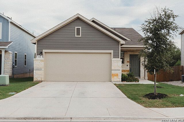 1st image of 122 Canopy Oak Rd