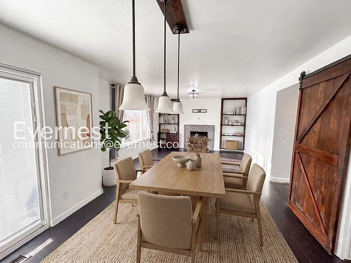 4 bed, 3.5 bath, 2200 sqft, $3,195 — Photo 2