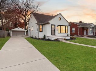 21618 Woodbridge St, Saint Clair Shores, MI 48080