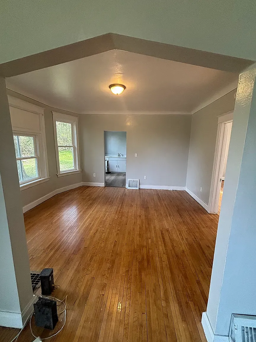 2 bed, 1200 sqft, $1,645 — Photo 2