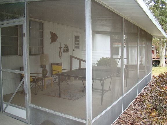 side screened porch