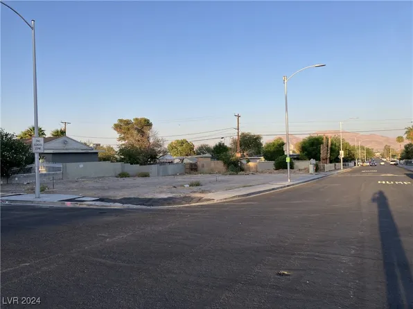200 N 18th St, Las Vegas, NV 89101