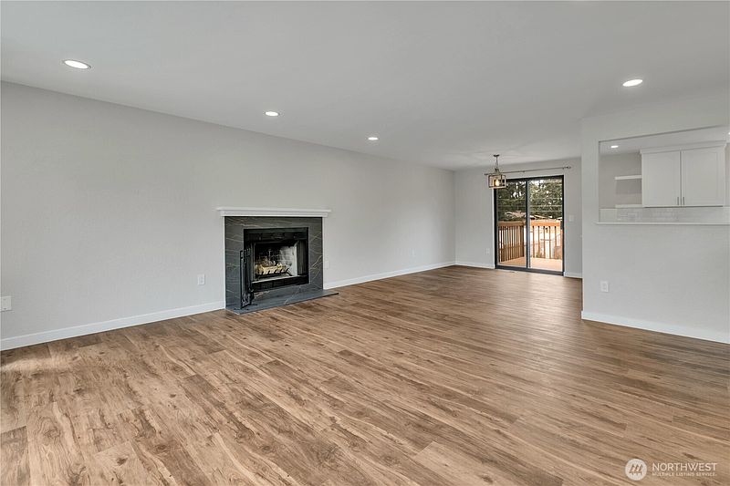5th image of 1811 162nd Street E