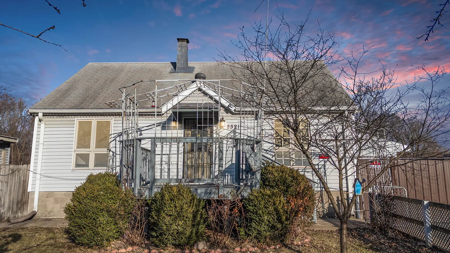 2321 Burr St photo 1