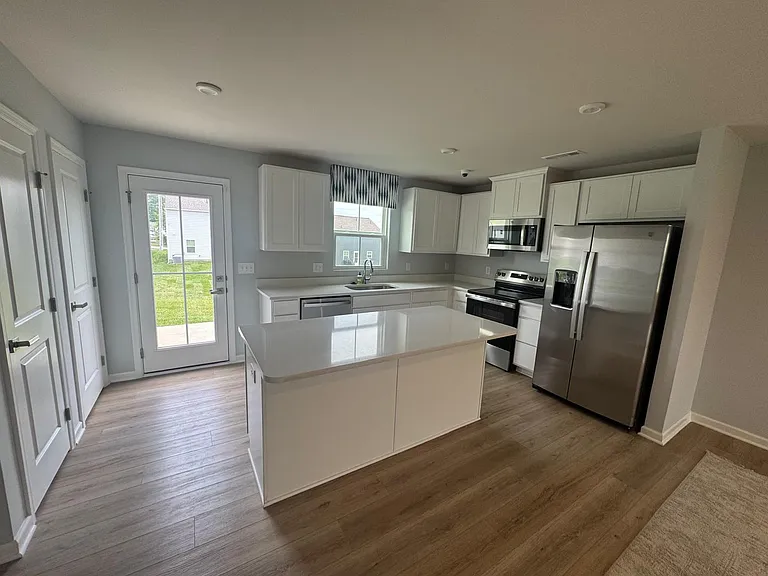 309 Heritage Ave — Photo 4