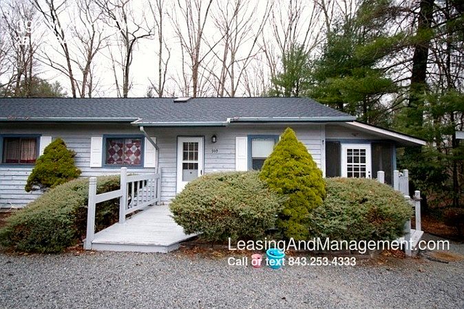 1st image of 390 Wickins Dr