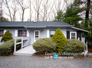 390 Wickins Dr, Hendersonville, NC 28791