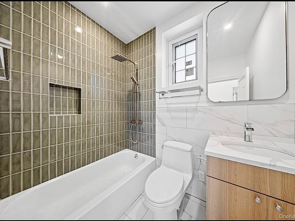 5th image of 150-21 Hawtree St #1