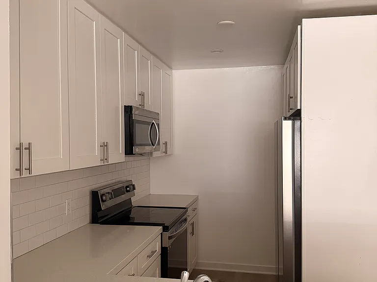 2332 S Bentley Ave #101-A — Photo 4