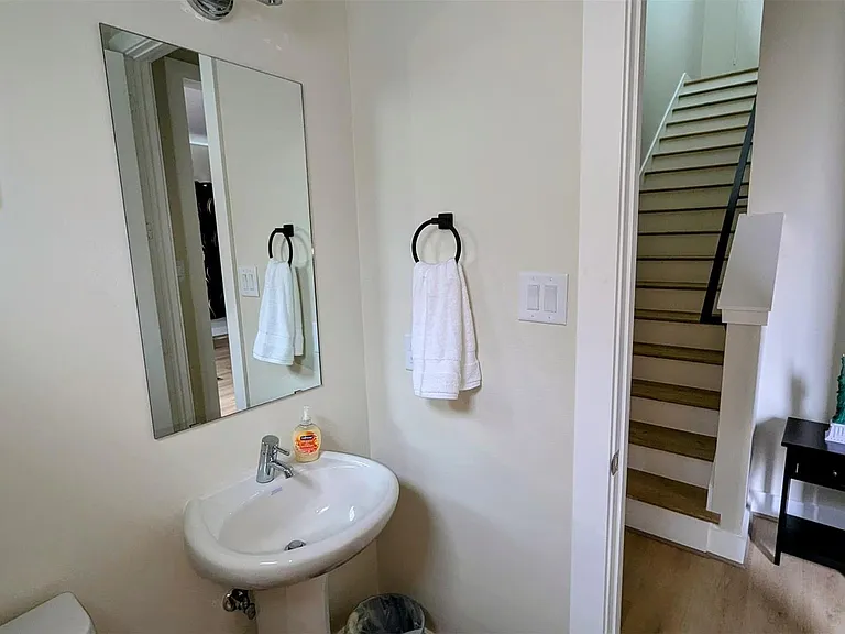 5718 Beall St #D — Photo 18