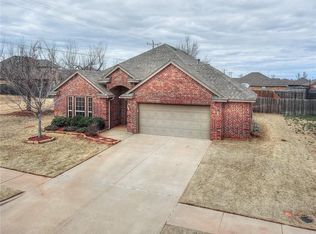 11137 SW 40th St, Mustang, OK 73064