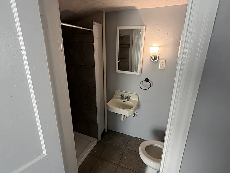 502 Harrison St — Photo 5