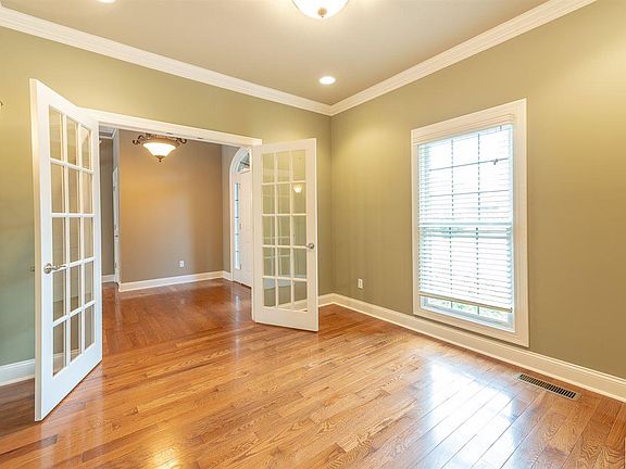 5th image of 371 Eagle Lake Dr