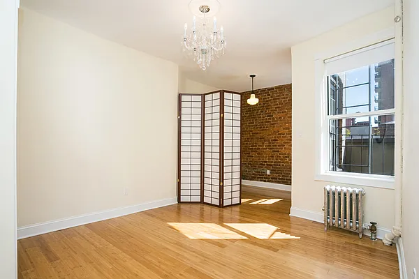 Sold by Vivaldi Real Estate | media 8