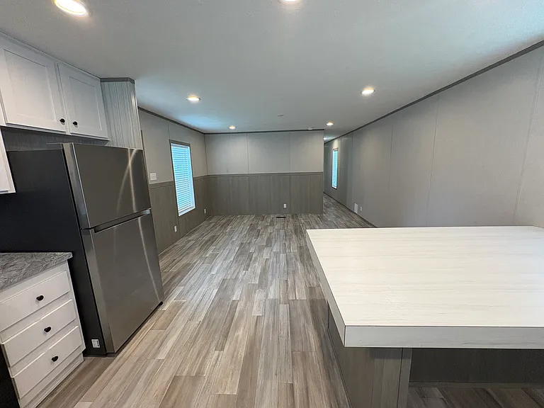 690 Rose Blvd — Photo 6