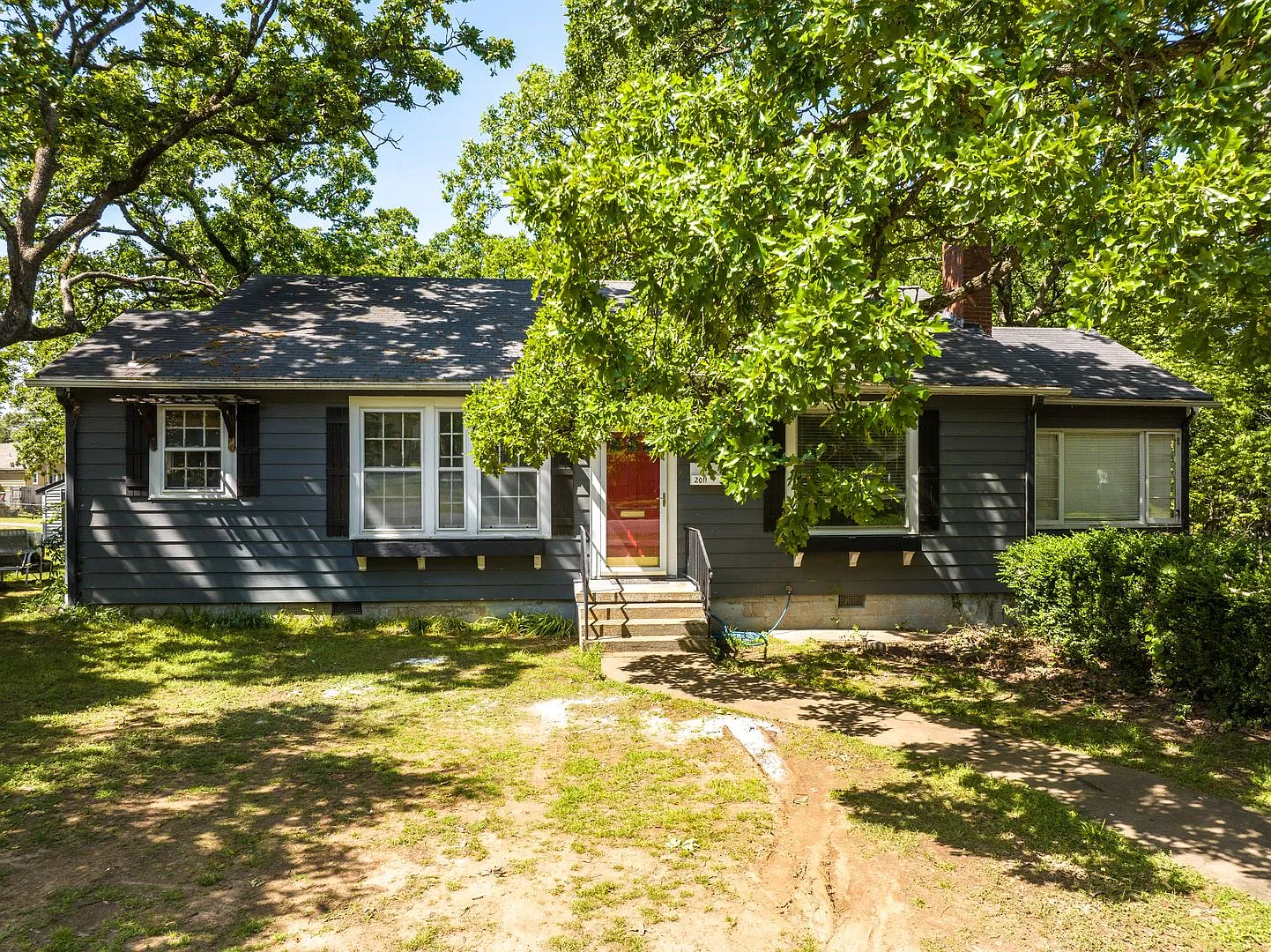 Freshly Updated 3 Bedroom Home — Photo 1