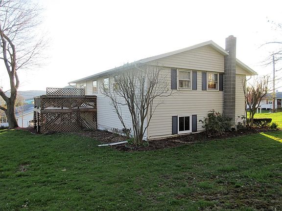 3rd image of 152 Hillcrest Dr